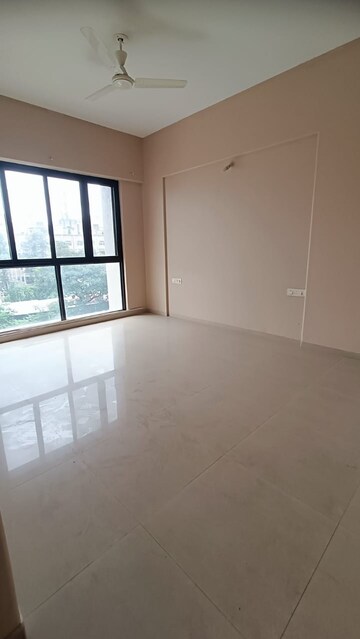 Room in 3.5 BHK Apartment at Lunkad Sky Vie, Viman Nagar – for Rent
