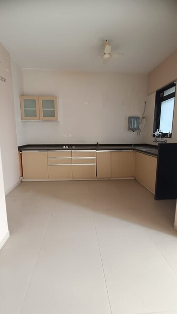 Room in 3.5 BHK Apartment at Lunkad Sky Vie, Viman Nagar – for Rent