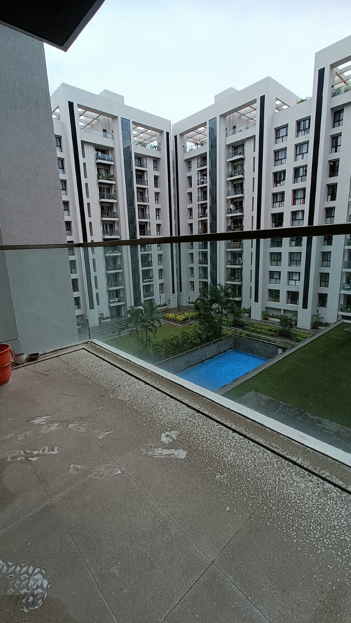 3.5 BHK + Extra Room 1850 Sq.Ft. Apartment in Lunkad Sky Vie