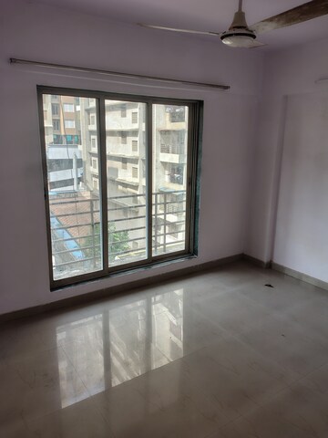 Room in 2 BHK Apartment at Jai Shakti Arcade, Taloja – for Rent