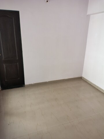 Room in 2 BHK Apartment at Jai Shakti Arcade, Taloja – for Rent