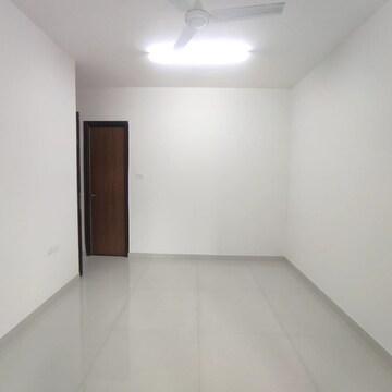 2 BHK Apartment For Rent in Marathon Nexzone, New Panvel