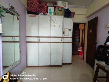 Room in 2.5 BHK Apartment at Govind Dham Chs, Kalwa – for Sale