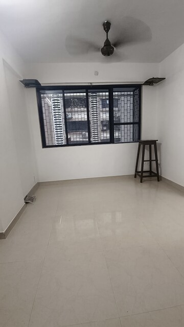 Room in 1 BHK Apartment at Shiv Shakti Apartments Malad, Malad West – for Rent