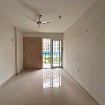 Room in 2 BHK Apartment at Tata Value Homes, Sector 150 – for Rent