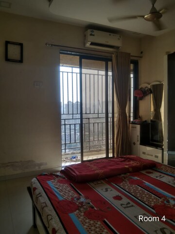 Bedroom in 3.5 BHK Apartment at Shree Nandanvan homes, Kalwa – for Rent