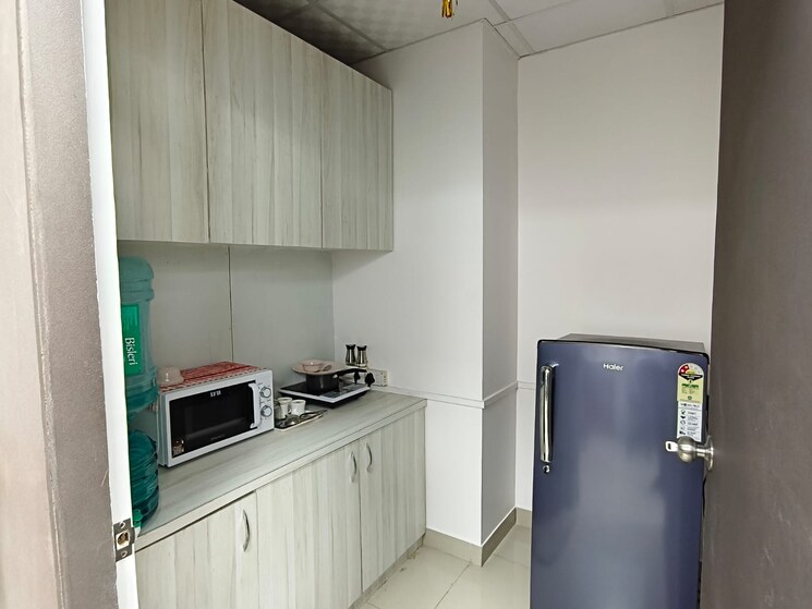 undefined, malad west Commercial Office Space 350 Sq.Ft. In Malad West Mumbai 8912098