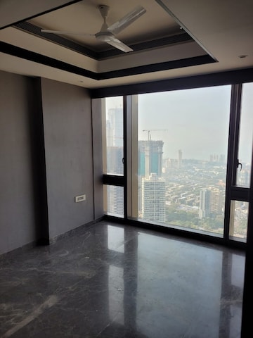Room in 4 BHK Apartment at Lodha The Park, Worli – for Rent
