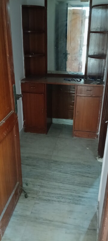 Kitchen in 2.5 BHK Builder Floor at RWA Apartments Sector 41, Sector 41 – for Rent