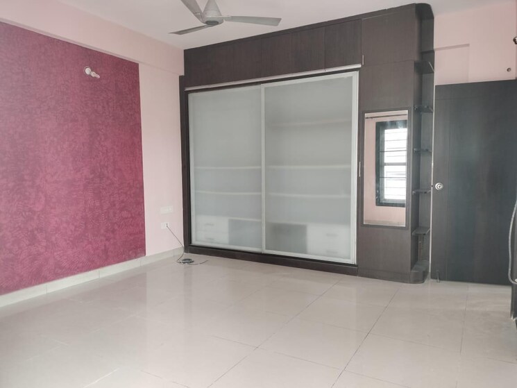 Room, nr-royal-manor 3 Bedroom 1701 Sq.Ft. Apartment In Jakkuru Bangalore 8912307