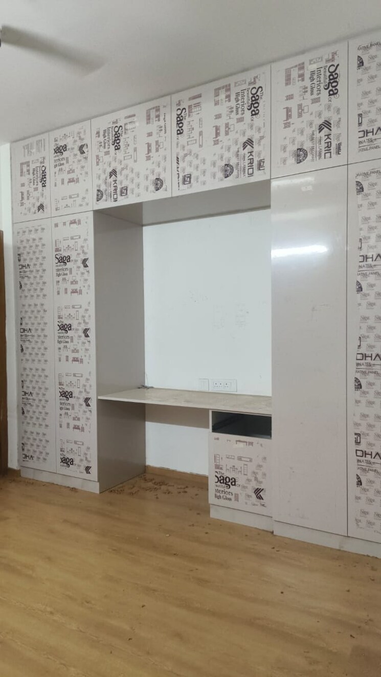 Kitchen, tulip-yellow 3 Bedroom 1704 Sq.Ft. Apartment In Sector 69 Gurgaon 8912350