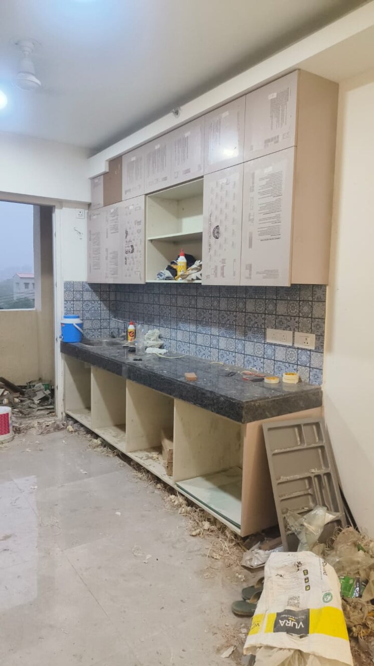 Kitchen, tulip-yellow 3 Bedroom 1704 Sq.Ft. Apartment In Sector 69 Gurgaon 8912350