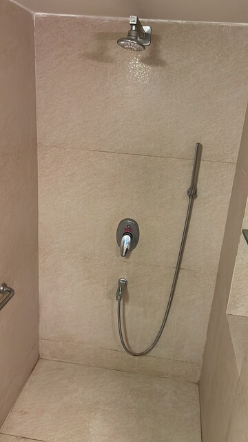 Bathroom in 1 BHK Apartment at Tardeo – for Sale