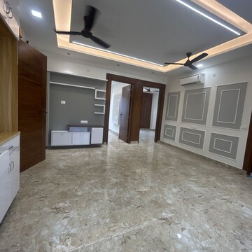Living Room in 3 BHK Apartment at Sector 48 – for Rent