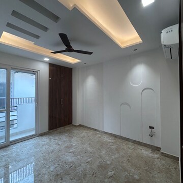 Room in 3 BHK Apartment at Sector 48 – for Rent