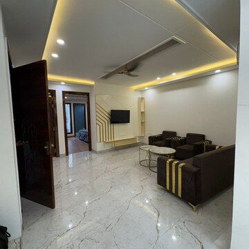 Living Room in 2 BHK Builder Floor at Ansal API Esencia, Sector 67 – for Rent