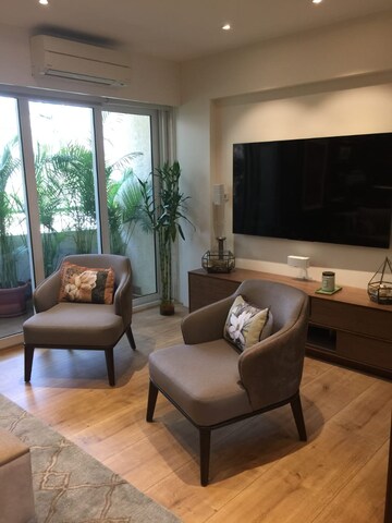 Living Room in 4 BHK Apartment at Shapoorji Pallonji The Imperial, Tardeo – for Sale