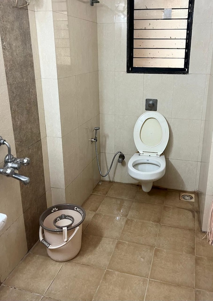 Bathroom, andheri east Commercial Office Space 300 Sq.Ft. In Andheri East Mumbai 8912452