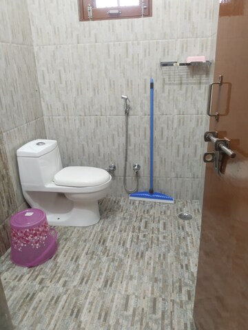 Bathroom in 2 BHK Builder Floor at Gomti Nagar – for Rent