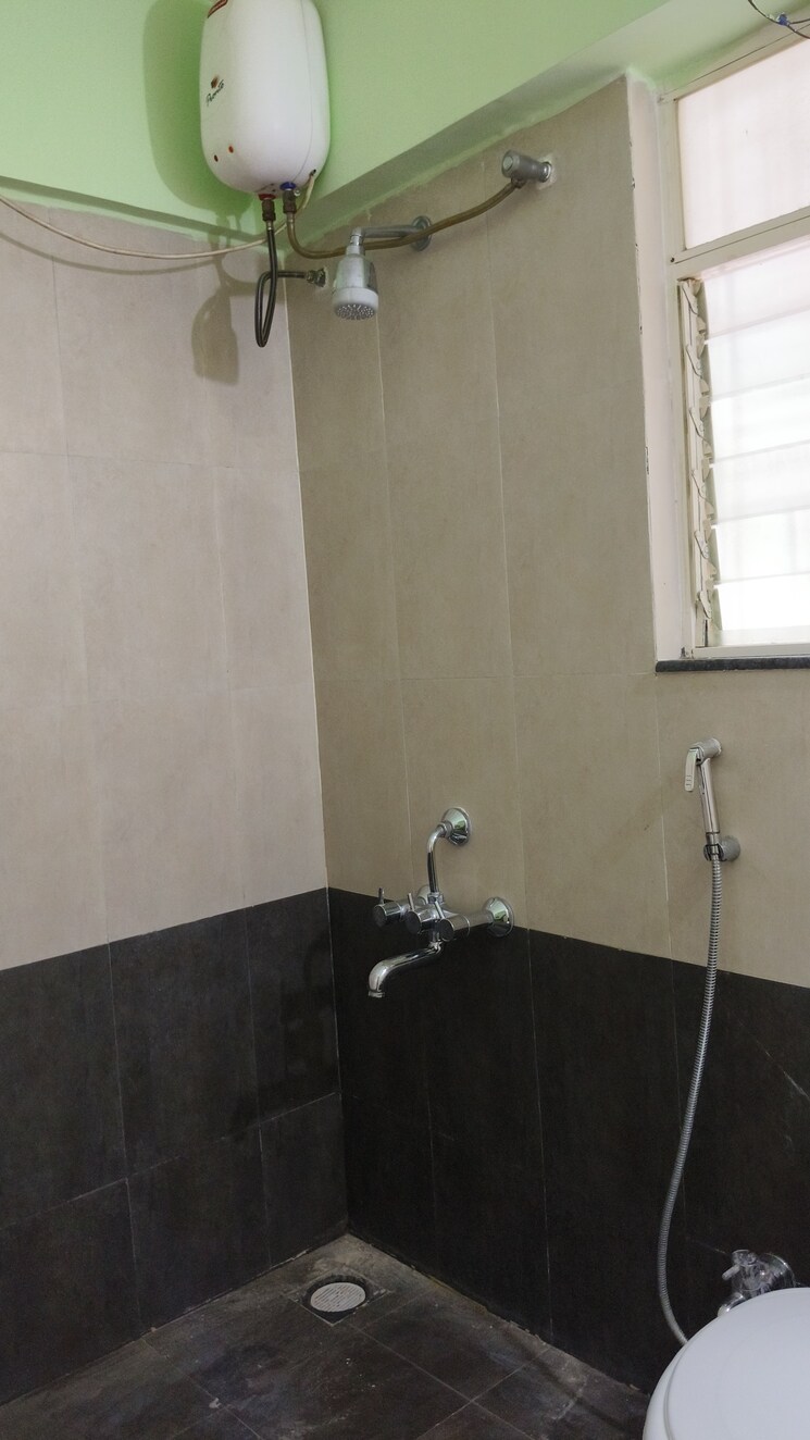 Bathroom, vilas-yashwin 2 Bedroom 1000 Sq.Ft. Apartment In Sus Pune 8912505