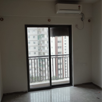 Room in 2 BHK Apartment at Orchid Woods, Hennur Road – for Rent
