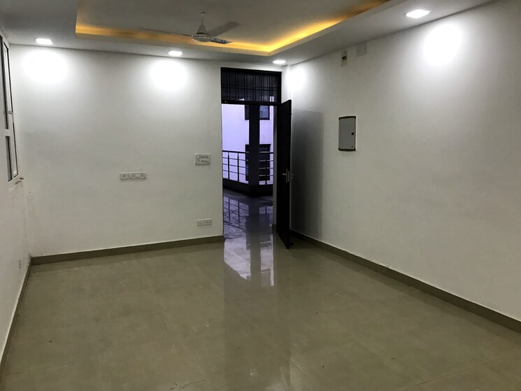 Room, gomti nagar 3 Bedroom 1700 Sq.Ft. Apartment In Gomti Nagar Lucknow 8912553