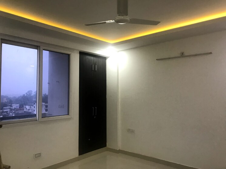 Room, gomti nagar 3 Bedroom 1700 Sq.Ft. Apartment In Gomti Nagar Lucknow 8912553