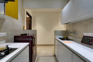 Kitchen in 2 BHK Builder Floor at DLF Atria, Dlf Phase ii – for Rent