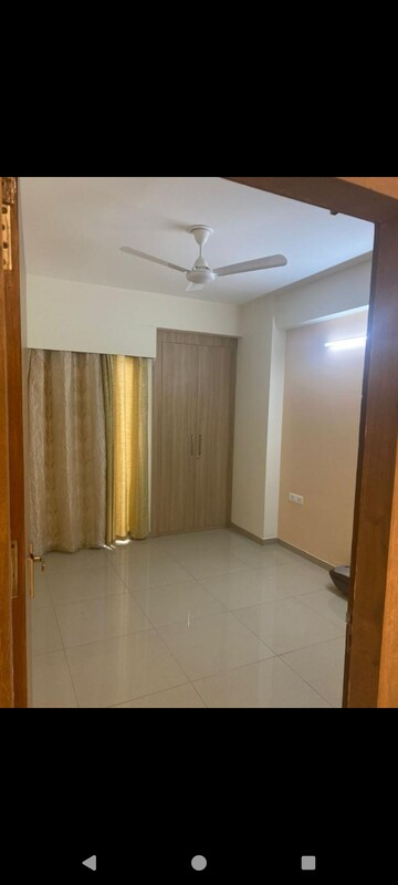 3 BHK Apartment For Rent in Gulshan Bellina, Sector 16 Greater Noida