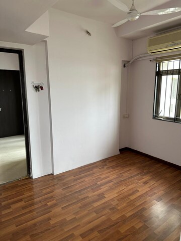 Room in 2.5 BHK Apartment at Lodha Casa Royale, Balkum Pada – for Sale
