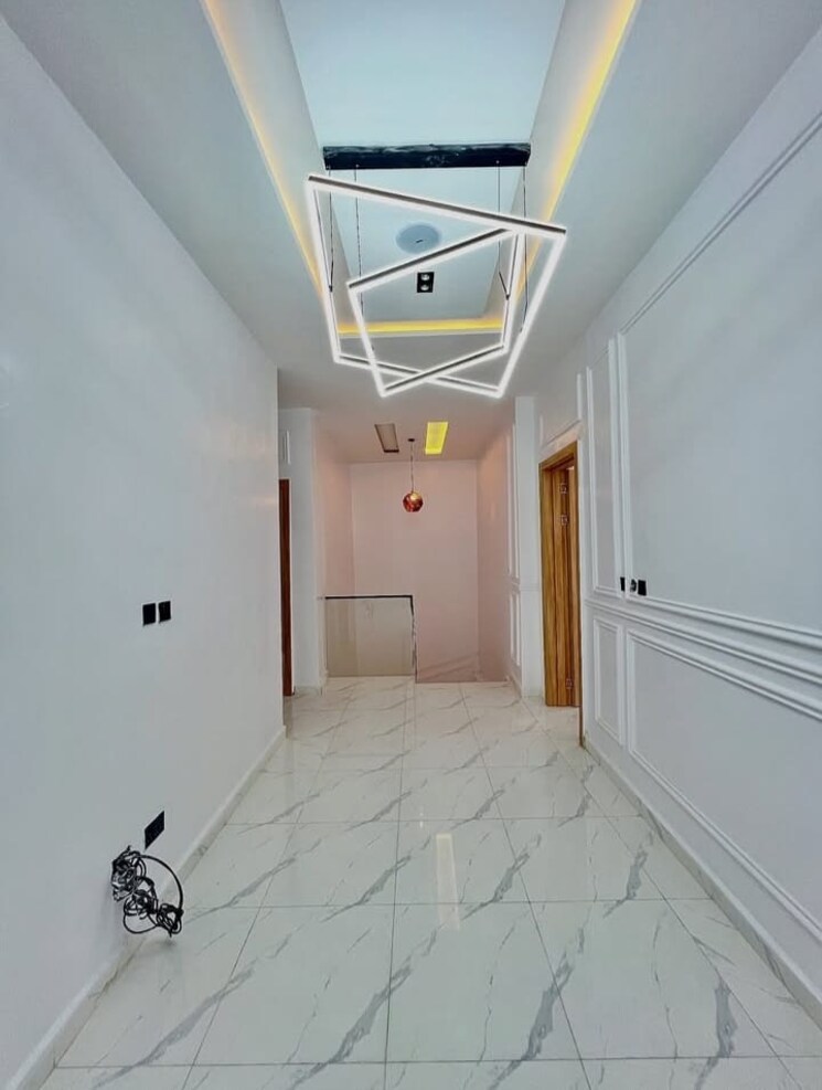 undefined, sector 33 2.5 Bedroom 2250 Sq.Ft. Builder Floor In Sector 33 Faridabad 8912677