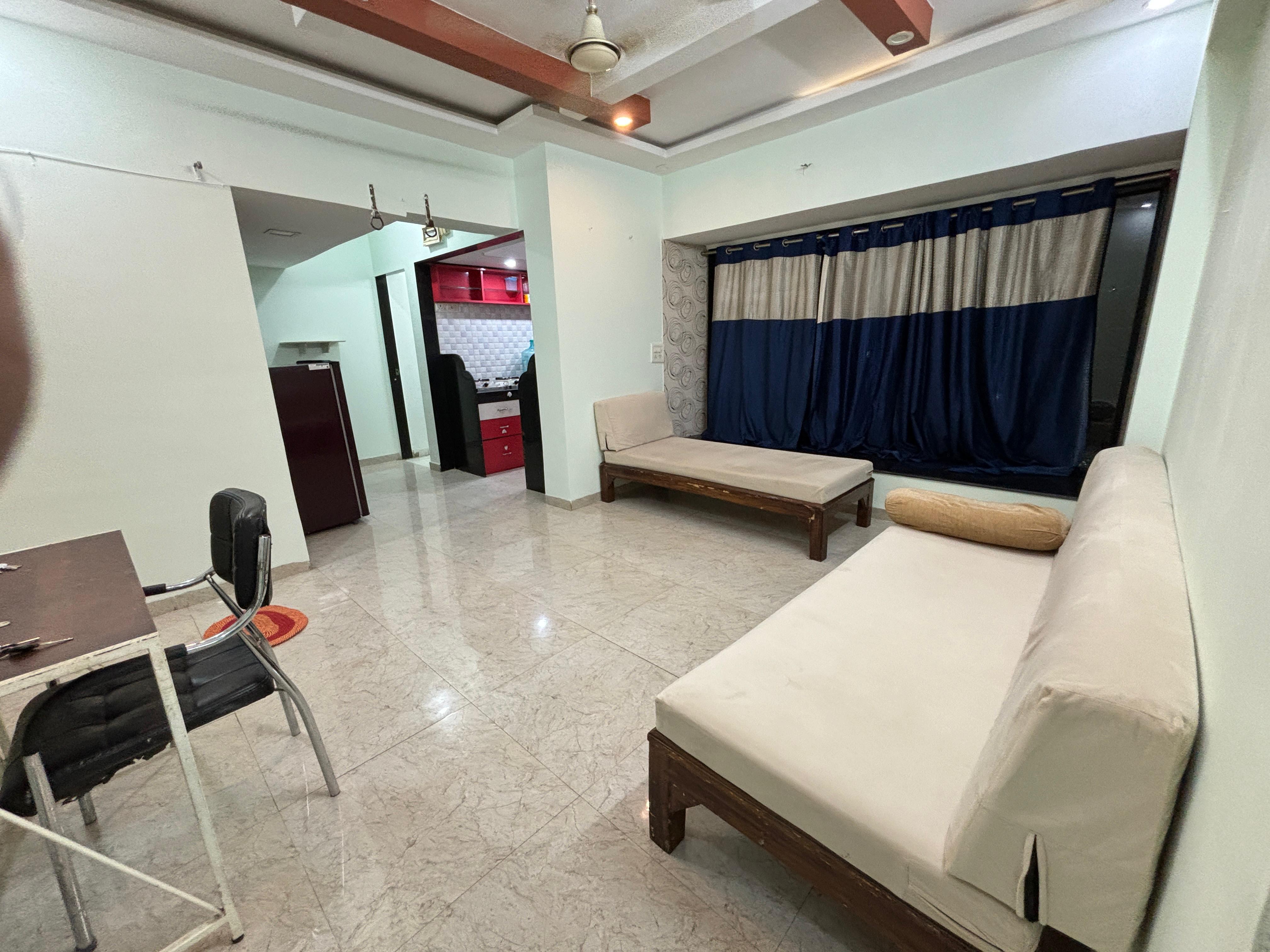 2 BHK Apartment For Rent in Royal Palms Garden View