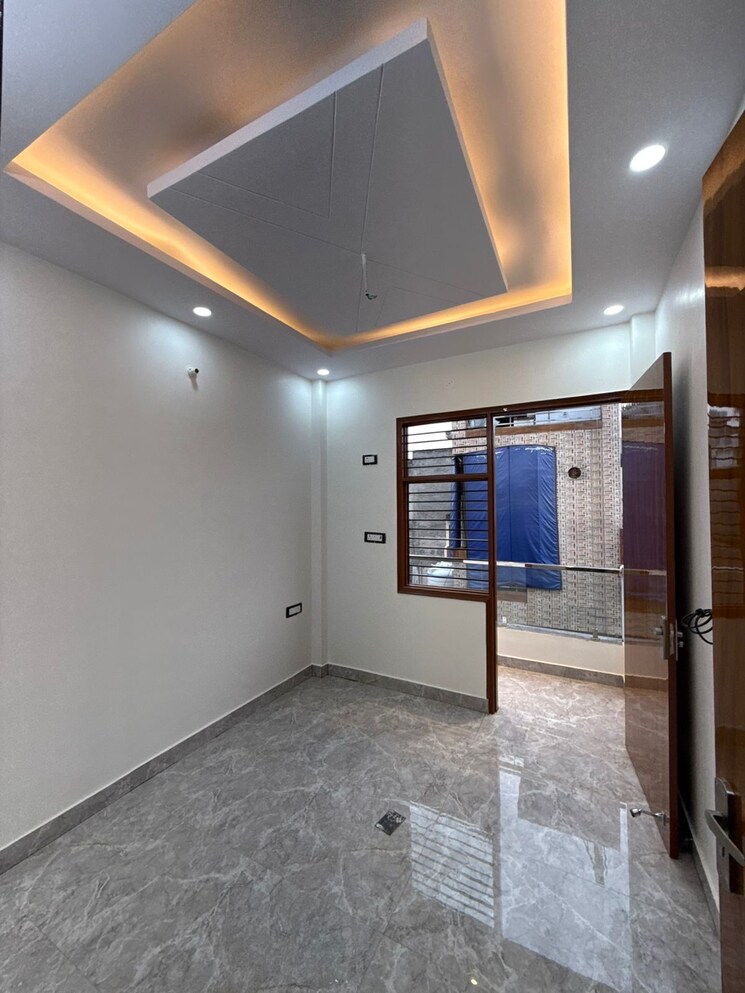 Room, sector 8 5 Bedroom 360 Sq.Ft. Independent House In Sector 8 Gurgaon 8912724