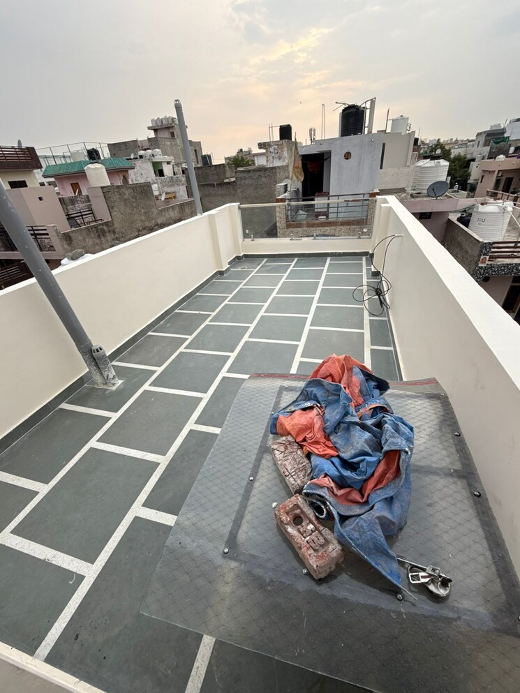 Balcony, sector 8 5 Bedroom 360 Sq.Ft. Independent House In Sector 8 Gurgaon 8912724