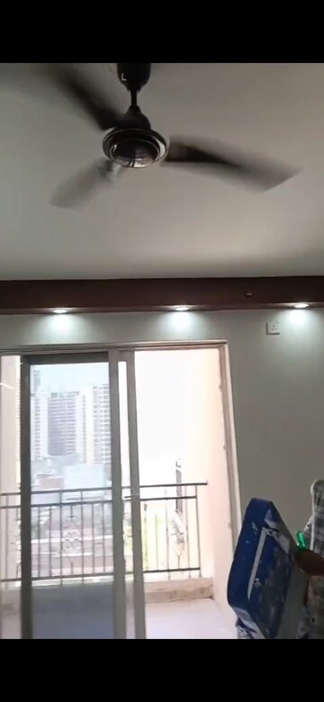 Room in 2.5 BHK Apartment at Signature Global Golf Greens, Sector 79 – for Rent