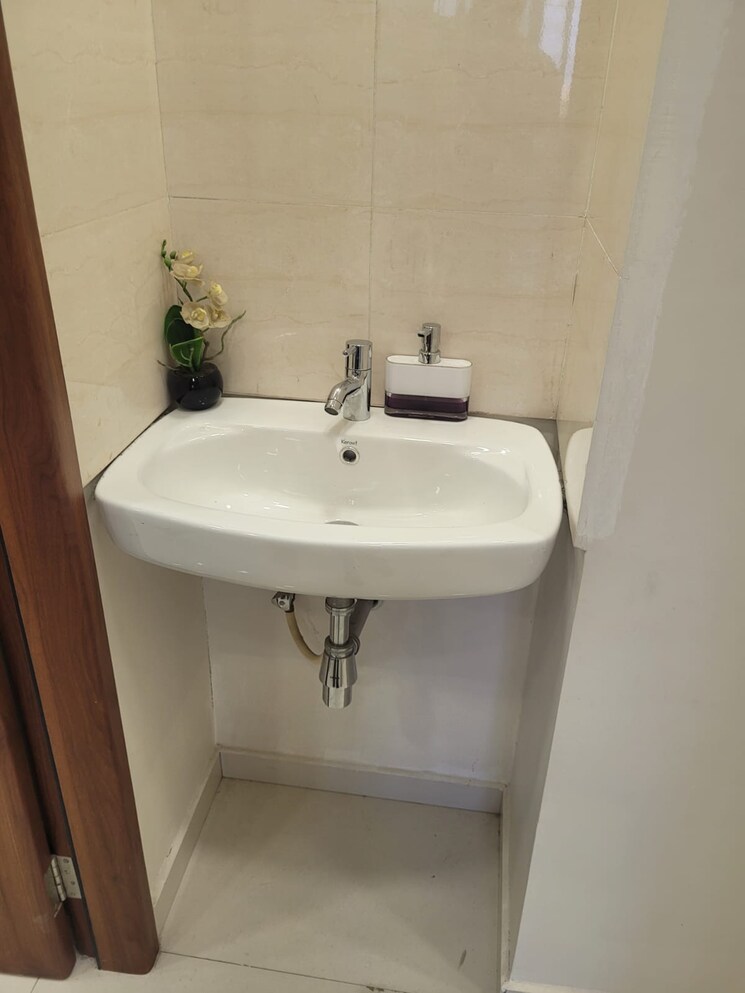 Bathroom, yash-florencia 2 Bedroom 717 Sq.Ft. Apartment In Kondhwa Pune 8535086