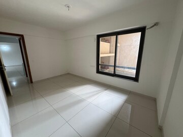 Room in 3 BHK Apartment at Shela – for Rent
