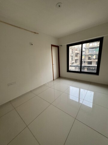 Room in 3 BHK Apartment at Shela – for Rent