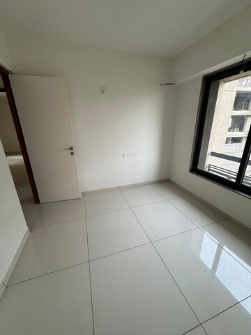 Furnished Amenities in 3 BHK Apartment at Shela – for Rent