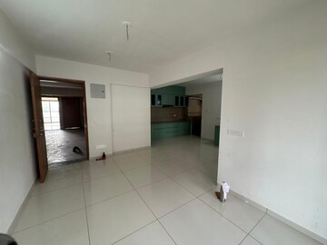 Room in 3 BHK Apartment at Shela – for Rent