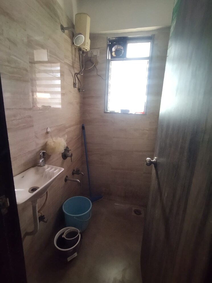 Bathroom, squarefeet-joy-square Studio 420 Sq.Ft. Apartment In Kasarvadavali Thane 8912854