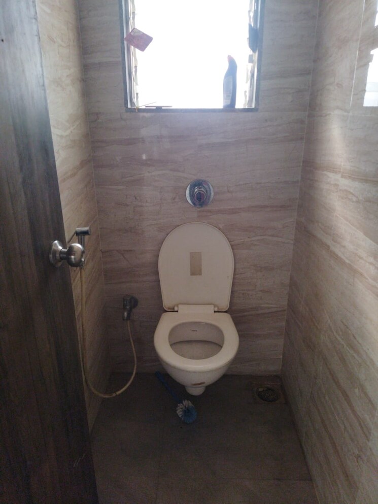 Bathroom, squarefeet-joy-square Studio 420 Sq.Ft. Apartment In Kasarvadavali Thane 8912854