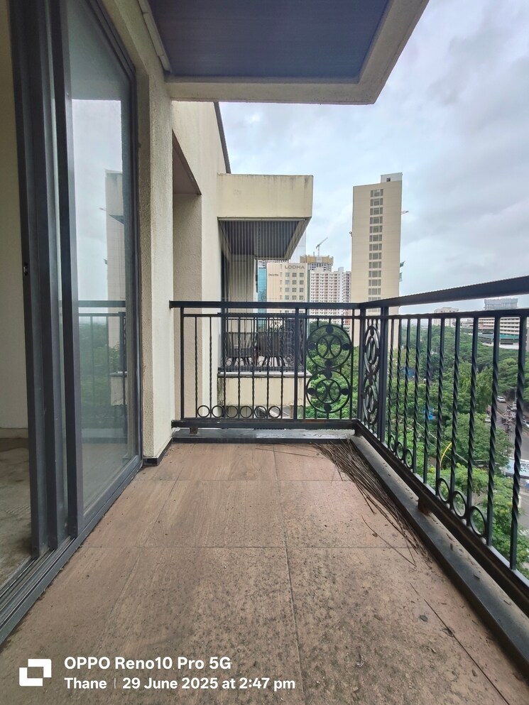 Balcony, lodha-sterling 3 Bedroom 977 Sq.Ft. Apartment In Kolshet Road Thane 8912865