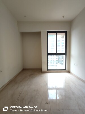 Room in 3 BHK Apartment at Lodha Sterling, Kolshet Road – for Sale