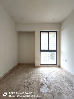 Room in 3 BHK Apartment at Lodha Sterling, Kolshet Road – for Sale