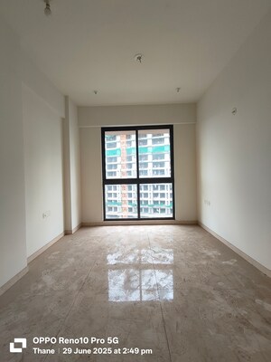 Room in 3 BHK Apartment at Lodha Sterling, Kolshet Road – for Sale