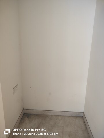 Room in 3 BHK Apartment at Lodha Sterling, Kolshet Road – for Sale