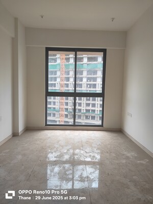 Room in 3 BHK Apartment at Lodha Sterling, Kolshet Road – for Sale