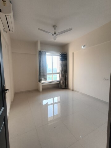 Room in 3 BHK Apartment at Nyati Enchante, Wadgaon Sheri – for Rent