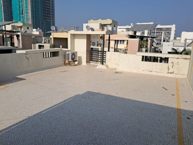 Terrace, science city 3 Bedroom 240 Sq.Yd. Penthouse In Science City Ahmedabad 8912885